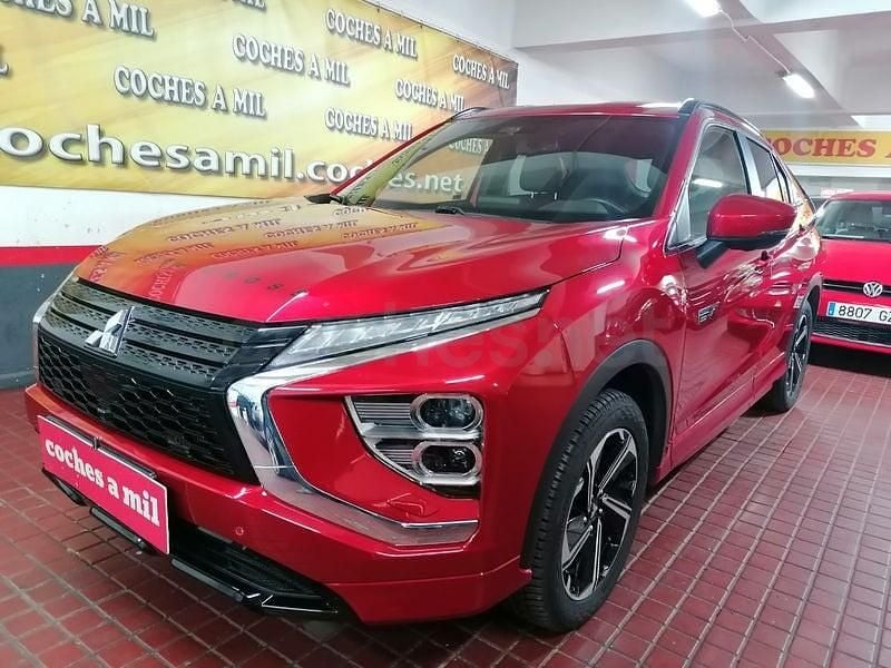 Usado Mitsubishi Eclipse Cross Motion 188 CV (138 kW) 2023 Granate SUV
