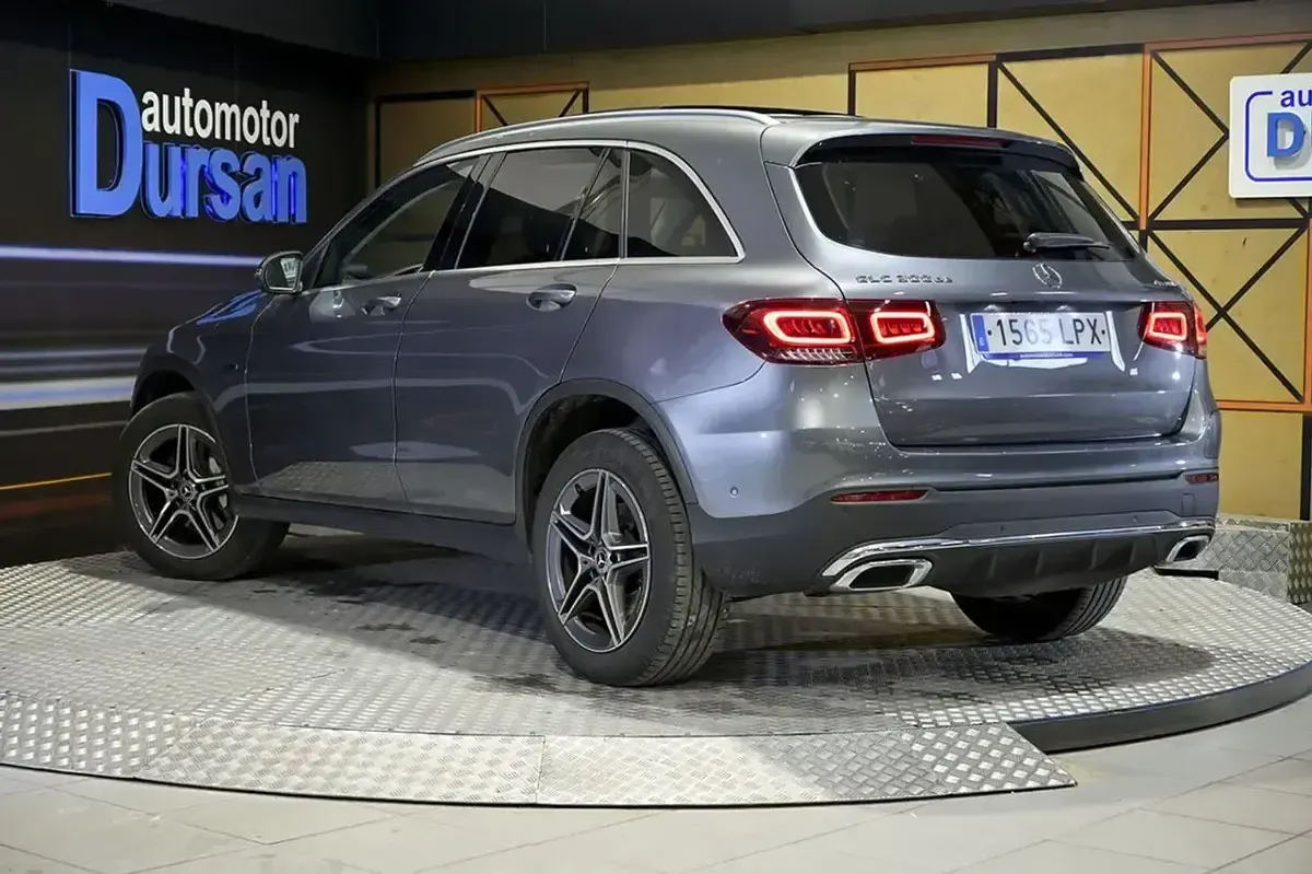 Usado Mercedes GLC300e 313 CV (230 kW) 2021 Gris SUV