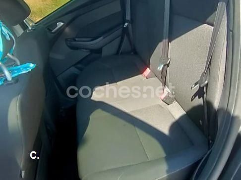 Usado Ford Focus Trend 125 CV (91 kW) 2018 Gris / plata Berlina