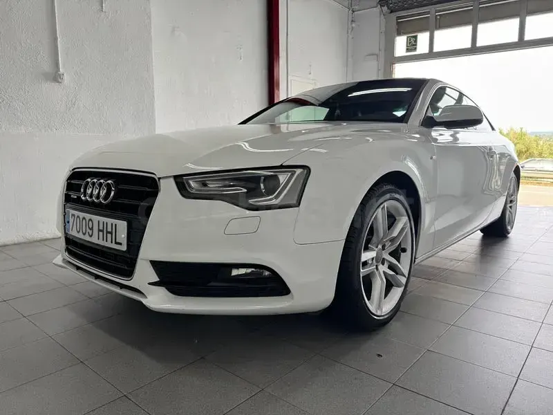 Käytetty Audi A5 S-Line 211 HP (155 kW) 2012 Valkoinen Coupe - kaksiovinen