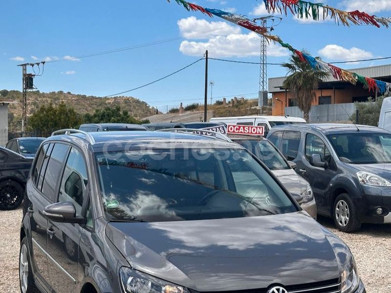 Marrón Usado 2014 VW Touran Advance Monovolumen | 10.500 € (Buen precio) - Imagen 1/4
