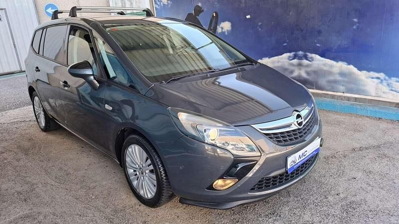 Usado Opel Zafira Tourer Selective 136 CV (100 kW) 2016 Gris Monovolumen