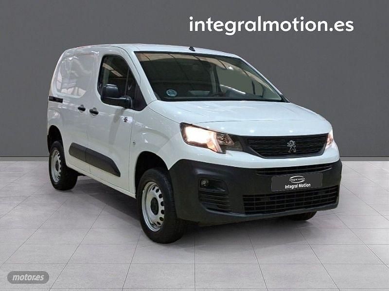 Usado Peugeot Partner Premium 131 CV (96 kW) 2021 Blanco Monovolumen