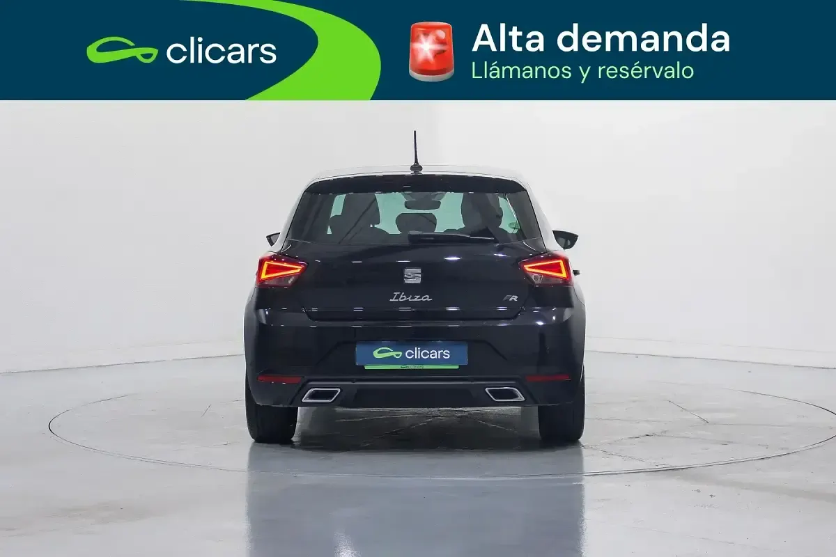 Usado Seat Ibiza FR 110 CV (80 kW) 2023 Negro Utilitario