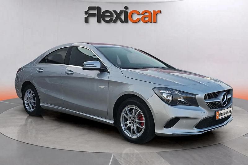 Gris Usado 2017 Mercedes CLA180 Berlina | 15.970 € (Buen precio) - Imagen 1/4