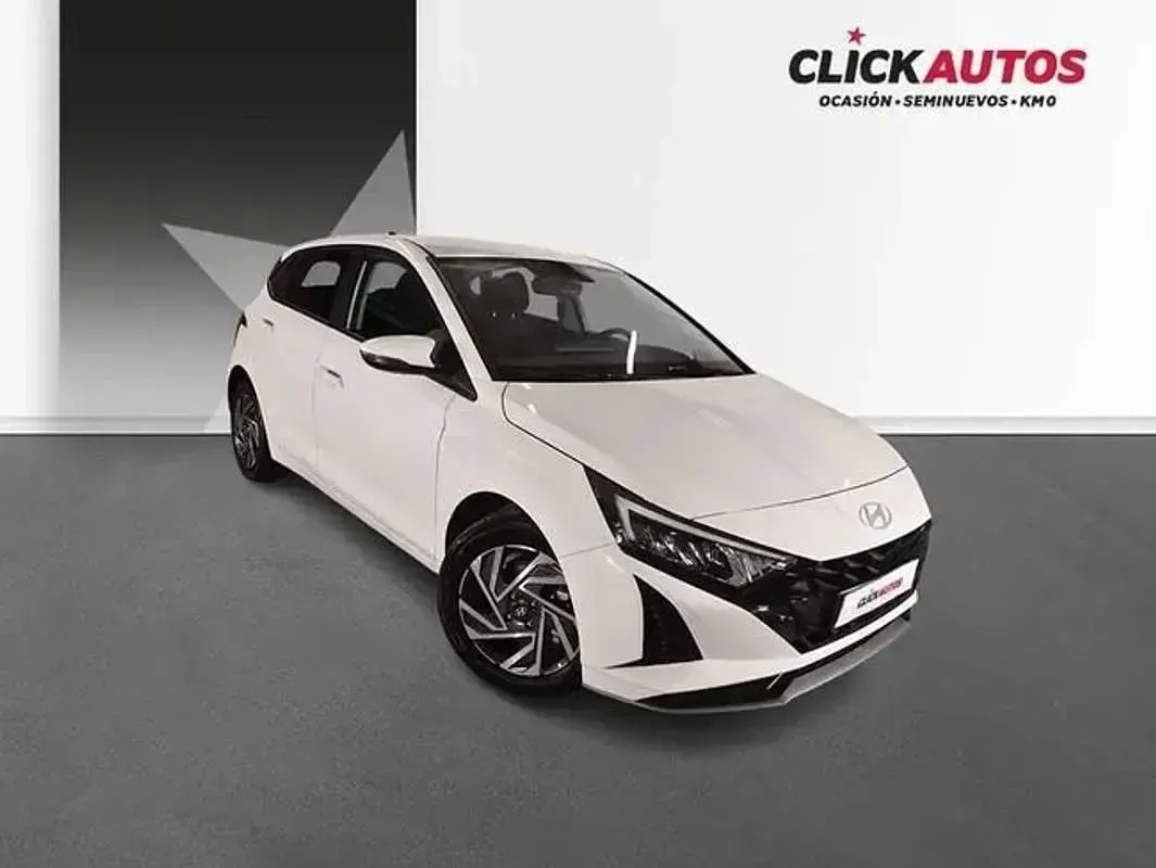 Usado Hyundai i20 101 CV (74 kW) 2025 Blanco Utilitario