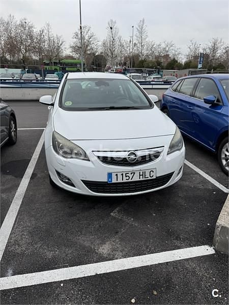 Usado Opel Astra Sportive 165 CV (121 kW) 2012 Blanco Berlina