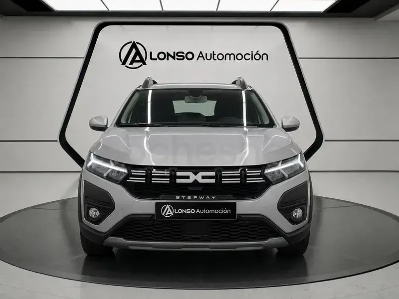 Usado Dacia Sandero Expression 91 CV (66 kW) 2024 Gris / plata Berlina