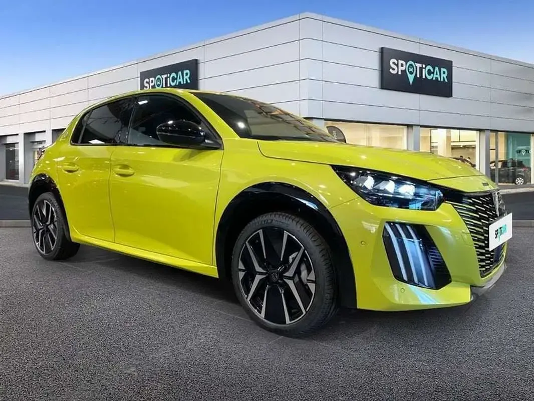 Usado Peugeot e-208 GT 114 kW (156 CV) 2024 Amarillo Utilitario