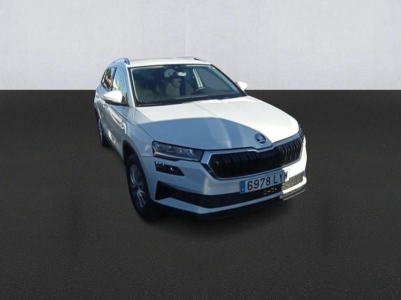 Usado Skoda Karoq Ambition 150 CV (110 kW) 2022 Blanco SUV