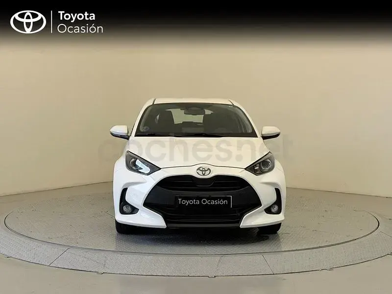 Usado Toyota Yaris Hybrid Active 116 CV (85 kW) 2025 Blanco Berlina