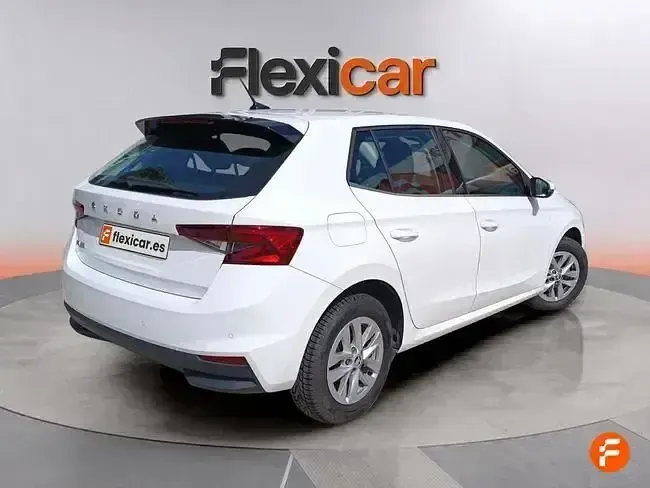Usado Skoda Fabia Ambition 95 CV (69 kW) 2023 Blanco Utilitario