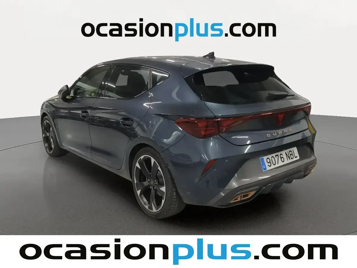 Käytetty Cupra Leon 204 HP (150 kW) 2025 Harmaa Sedan