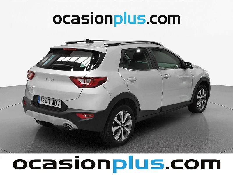 Usado Kia Stonic 100 CV (73 kW) 2023 Gris SUV