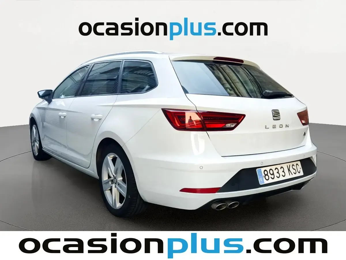 Usado Seat Leon FR 150 CV (110 kW) 2018 Blanco Monovolumen