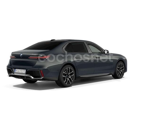 Gris / plata Usado 2023 BMW 750e Comfort Edition Berlina | 94.000 € - Imagen 1/4