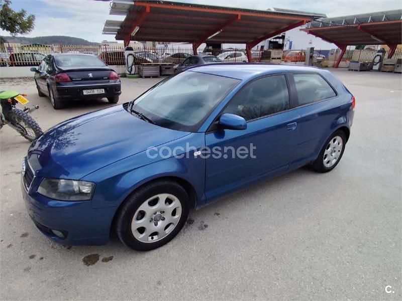 Usado Audi A3 Ambition 150 CV (110 kW) 2004 Azul Utilitario