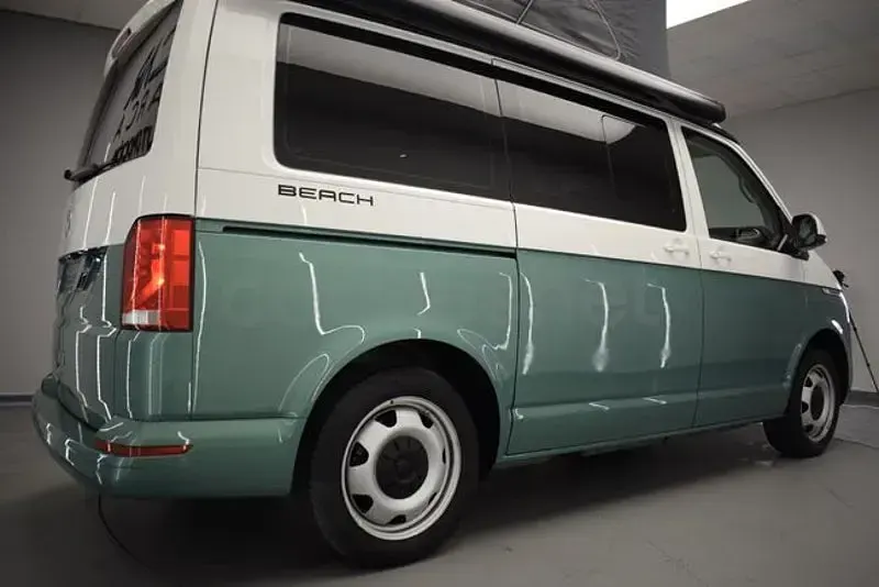 Usado VW California Beach 150 CV (110 kW) 2020 Verde Van