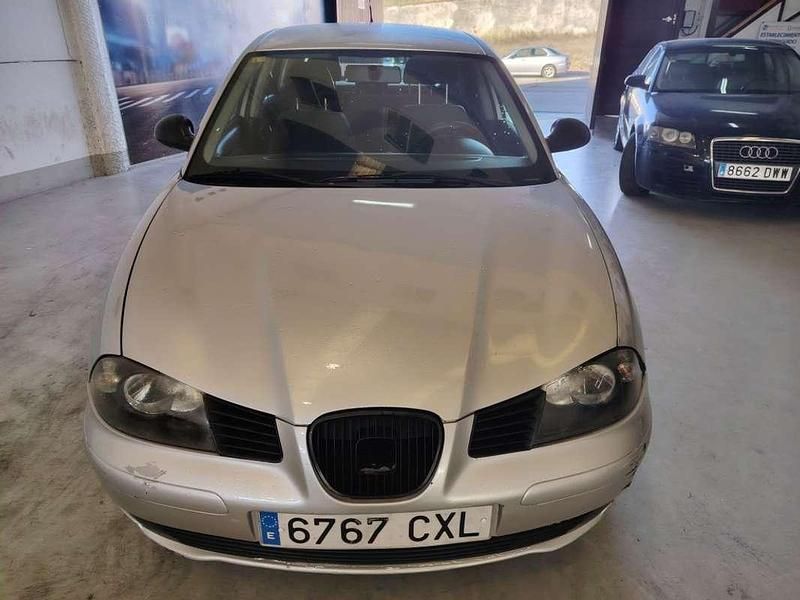 Usado Seat Ibiza Reference 64 CV (47 kW) 2004 Gris Utilitario