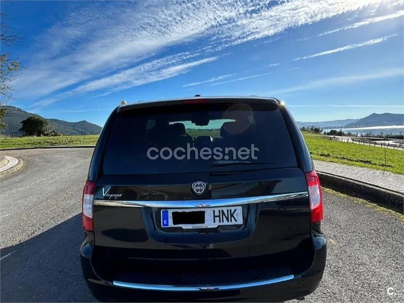 Usado Lancia Voyager Platinum 163 CV (119 kW) 2012 Negro Monovolumen