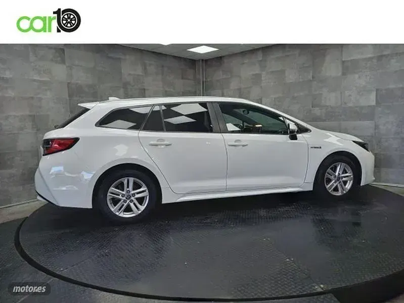 Usado Toyota Corolla Active 122 CV (89 kW) 2021 Blanco Berlina