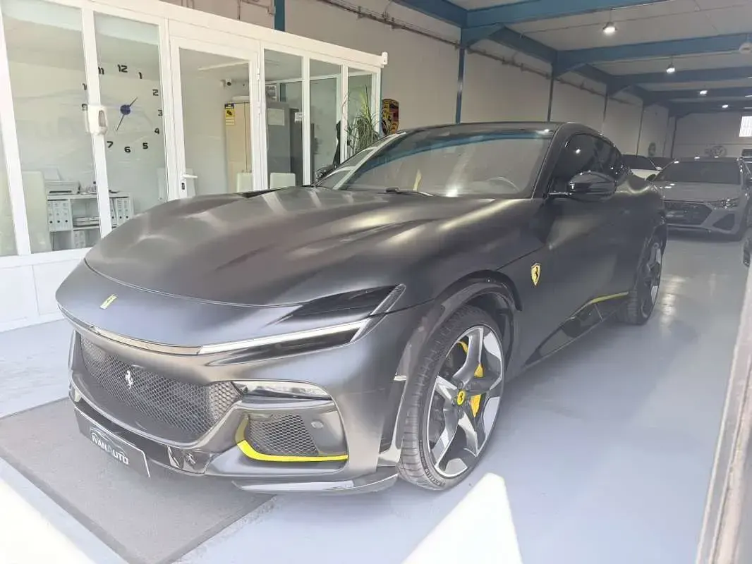 Usado Ferrari Purosangue 725 CV (533 kW) 2024 Negro SUV