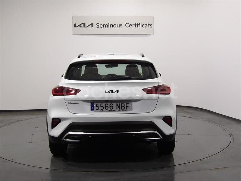 Usado Kia XCeed 100 CV (73 kW) 2025 Blanco SUV