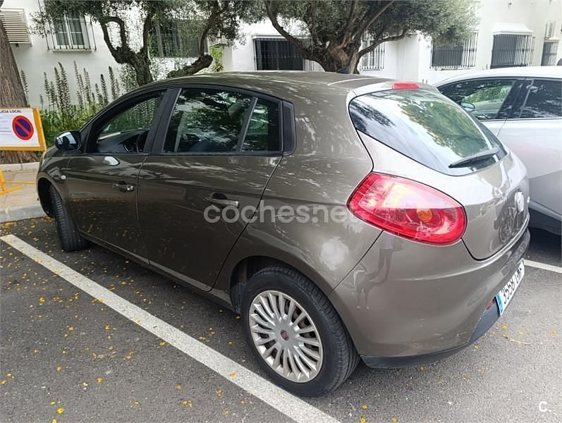 Marrón Usado 2010 Fiat Bravo Dynamic Utilitario | 3190 € (Precio justo) - Imagen 1/4