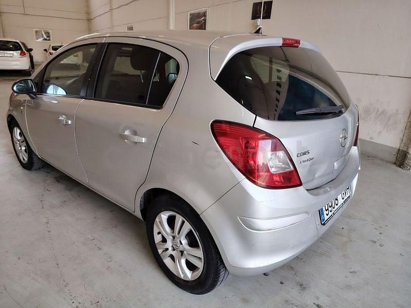 Usado Opel Corsa 95 CV (69 kW) 2010 Gris / plata Utilitario