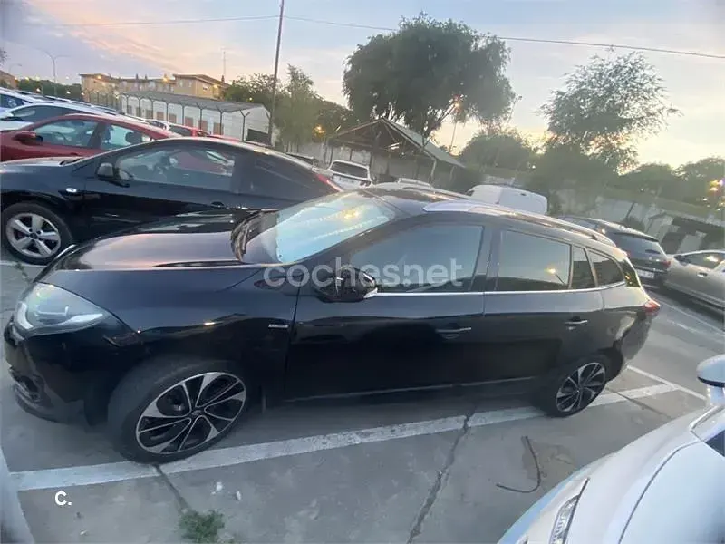 Usado Renault Mégane GrandTour Bose Edition 130 CV (95 kW) 2015 Negro Familiar