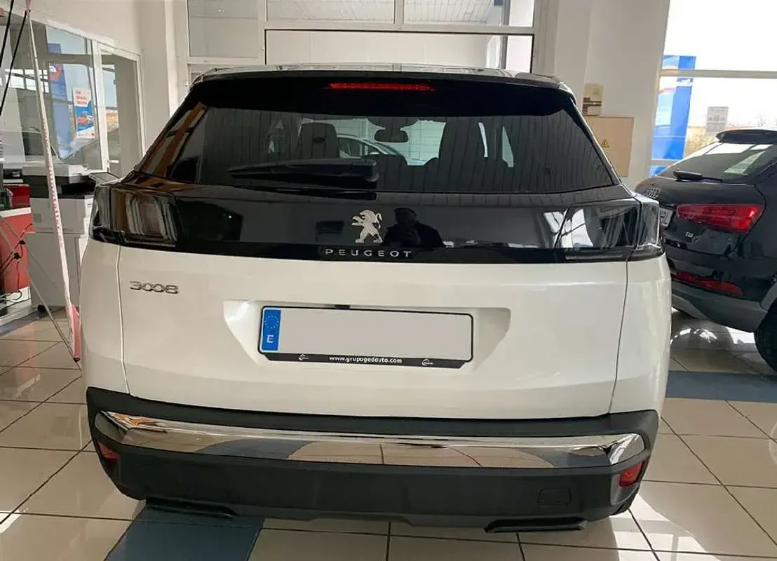 Usado Peugeot 3008 Allure 131 CV (96 kW) 2022 SUV