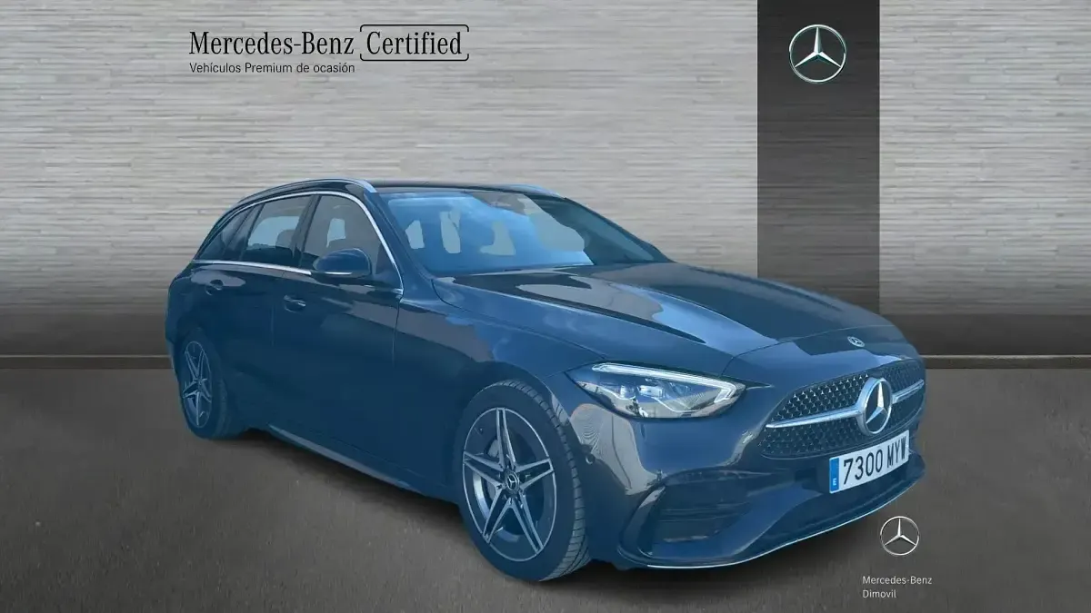 Usado Mercedes C220 AMG line 200 CV (147 kW) 2024 Gris grafito Familiar