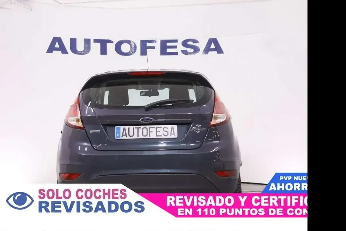 Usado Ford Fiesta Trend 101 CV (74 kW) 2014 Negro Utilitario