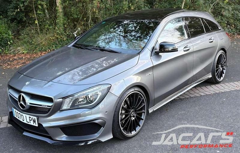 Usado Mercedes CLA45 AMG Shooting Brake AMG 381 CV (280 kW) 2016 Gris / plata Familiar