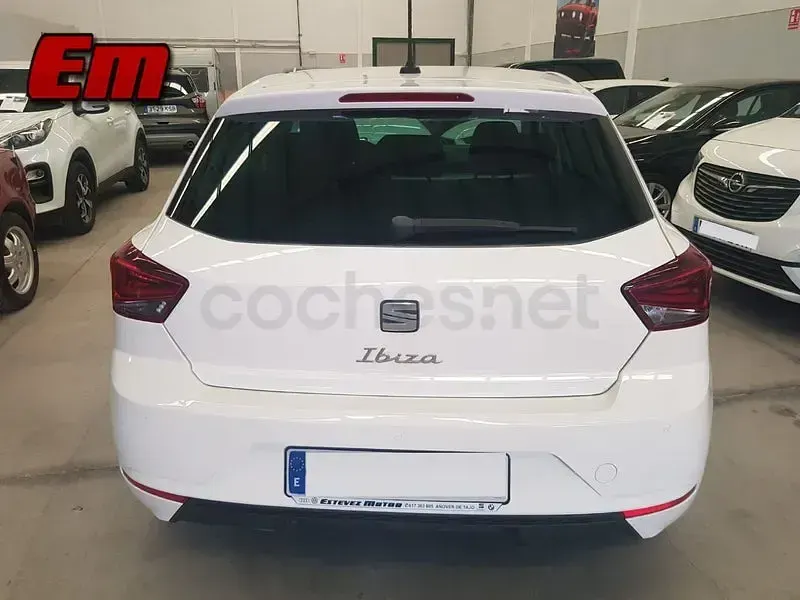 Usado Seat Ibiza Style Plus 110 CV (80 kW) 2022 Blanco Utilitario