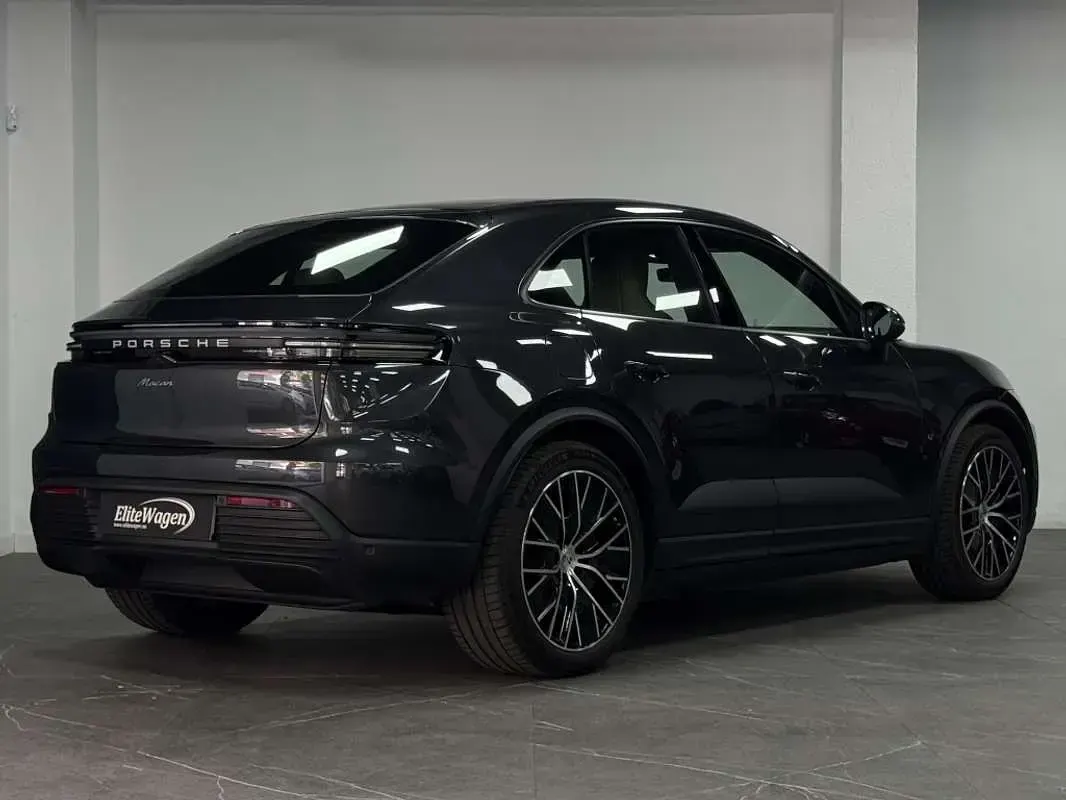 Usado Porsche Macan 264 kW (360 CV) 2025 Gris SUV