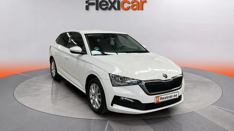 Usado Skoda Scala Style 116 CV (85 kW) 2020 Blanco Utilitario
