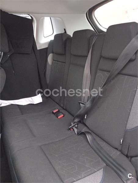 Usado Peugeot 2008 Signature Sky 100 CV (73 kW) 2019 Blanco SUV