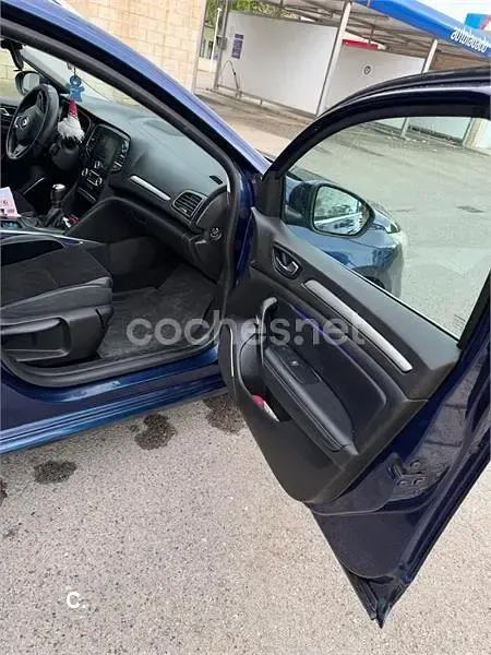 Używany Renault Mégane GrandTour Zen 150 KM (110 kW) 2019 Niebieski Kombi
