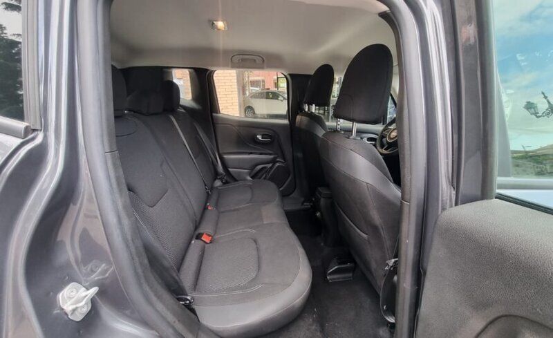 Usado Jeep Renegade Night Eagle 130 CV (95 kW) 2022 Verde SUV