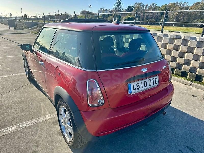 Usado Mini ONE 90 CV (66 kW) 2006 Rojo Utilitario