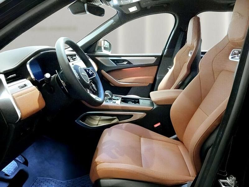 Usado Jaguar F-Pace R-Dynamic 204 CV (150 kW) 2024 Negro SUV