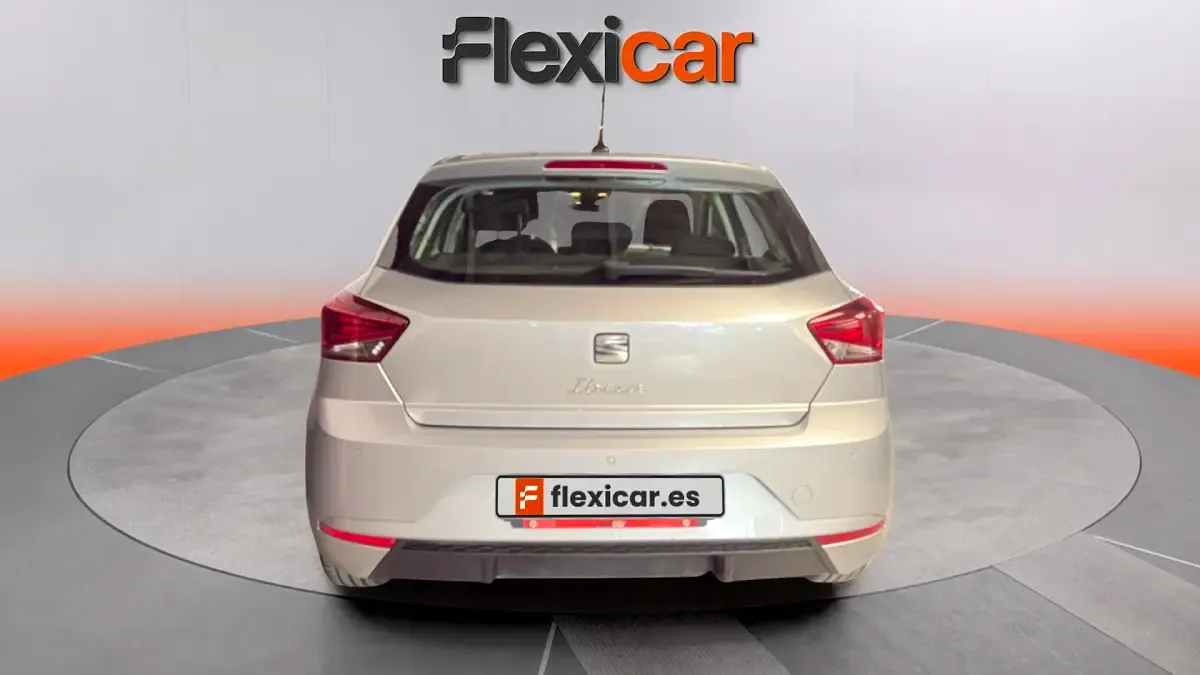 Usado Seat Ibiza Reference 80 CV (58 kW) 2023 Gris Utilitario