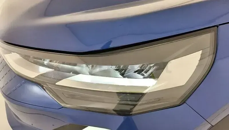 Usado Renault Captur Techno 100 CV (73 kW) 2025 Azul SUV