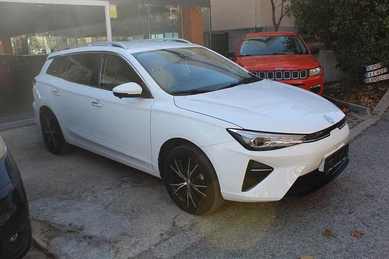 Usado MG MG5 EV Luxury 130 kW (178 CV) 2022 Gris Familiar