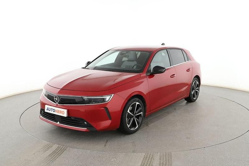 Usado Opel Astra Elegance 131 CV (96 kW) 2023 Rojo Berlina