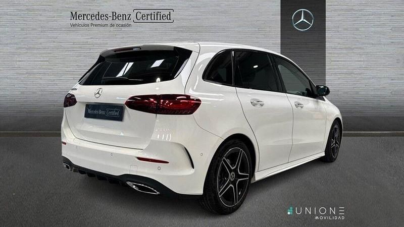 Usado Mercedes B200 150 CV (110 kW) 2024 Blanco Monovolumen