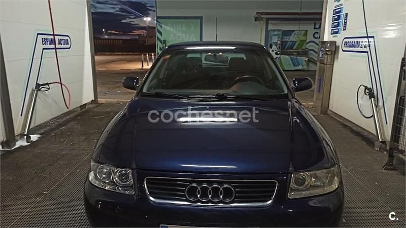 Usado Audi A3 Ambition 110 CV (80 kW) 2001 Azul Berlina