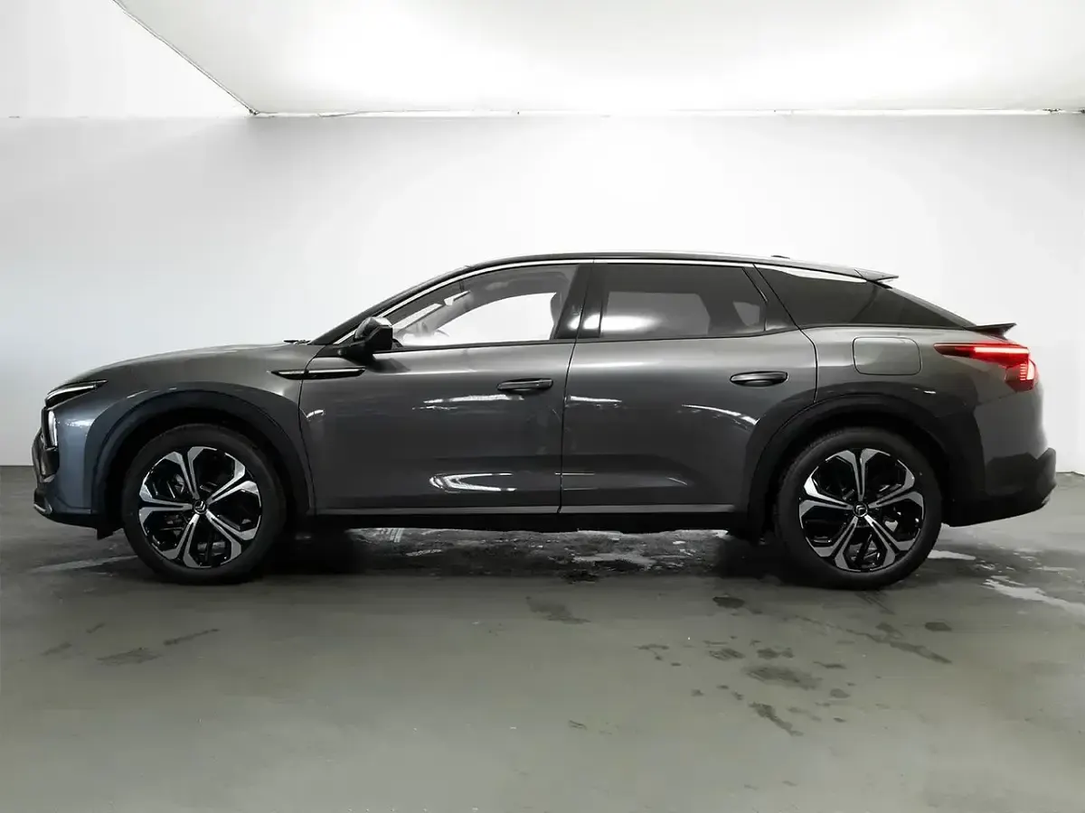 Usado Citroën C5 X Shine 225 CV (165 kW) 2023 Gris Familiar