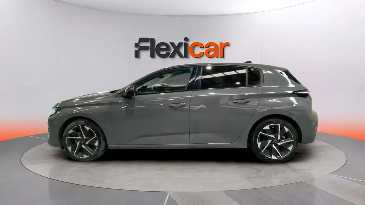 Usado Peugeot 308 Allure 131 CV (96 kW) 2024 Gris Utilitario